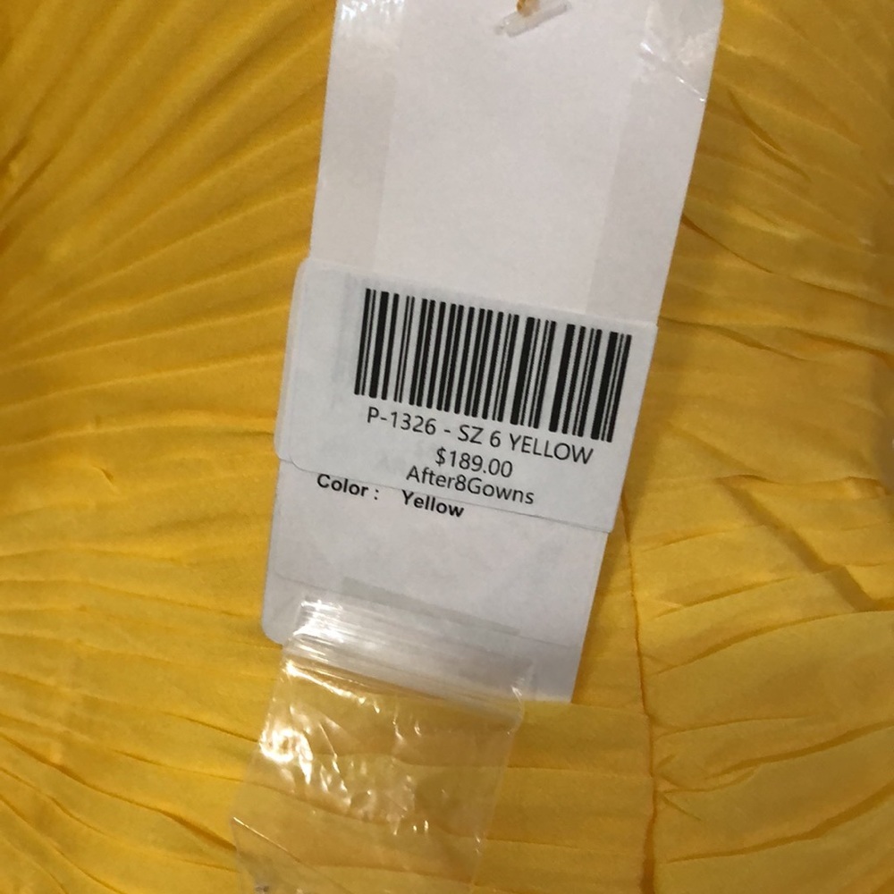 Yellow Chiffon one shoulder - Picture 12 of 13